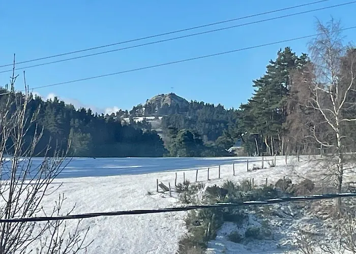 Grand Gite Peyrau Aubrac Loup Gevaudan Lozere A75